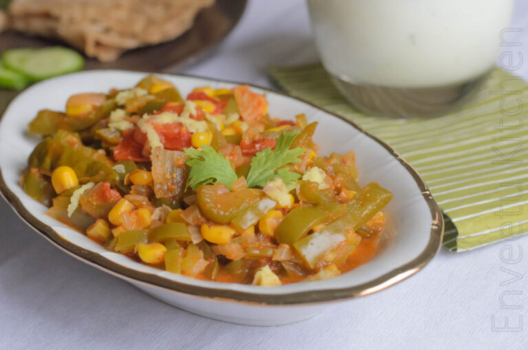Quick and easy capsicum corn curry