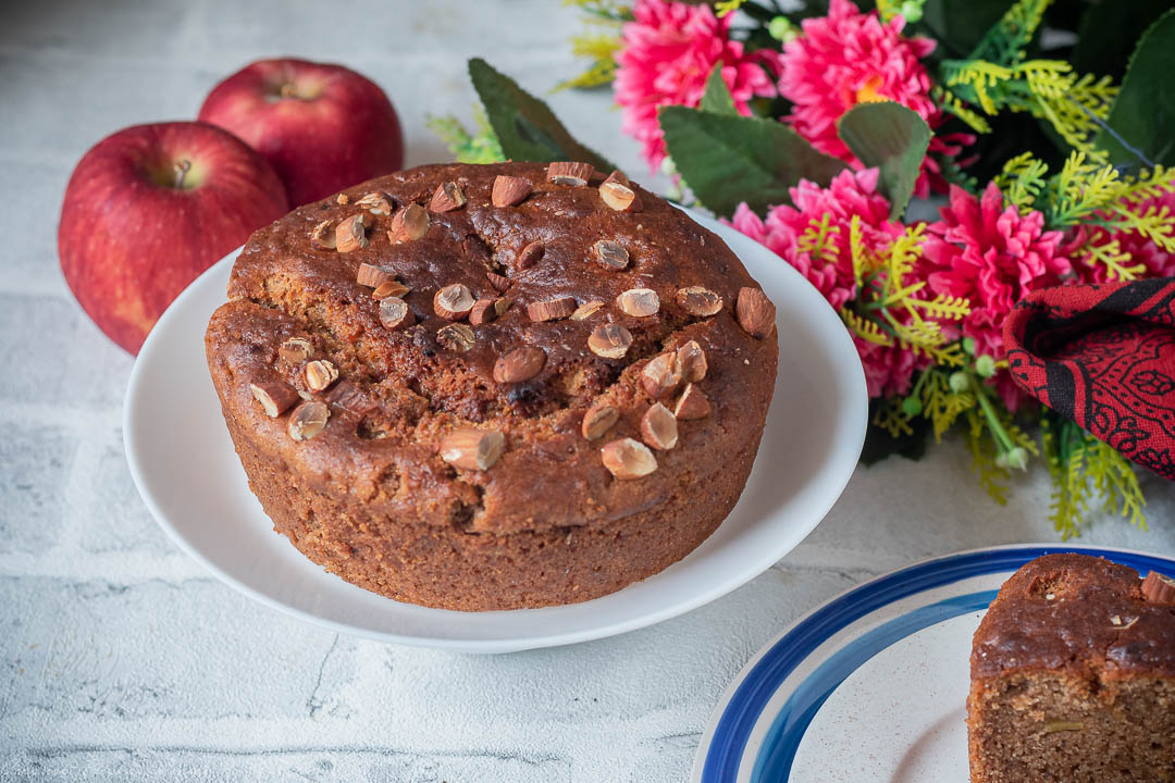 Soft and fluffy apple cake