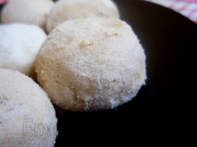 Mexican Wedding Cakes