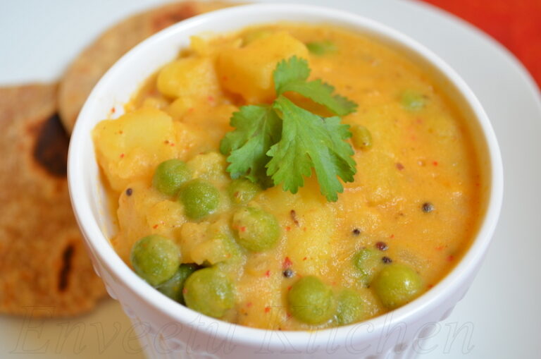 Potato-Peas Korma - Side Dish for Roti/Poori