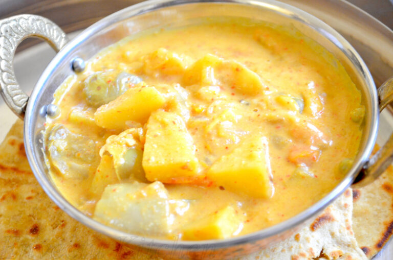 Aloo-Baingan/Potato-Brinjal Curry - Side-Dish for Roti
