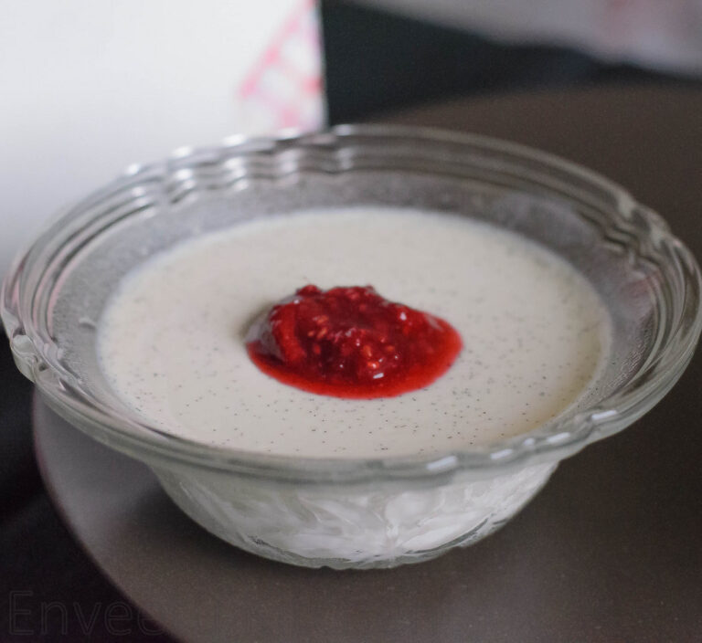 Vanilla Pannacotta with Raspberry Coulis