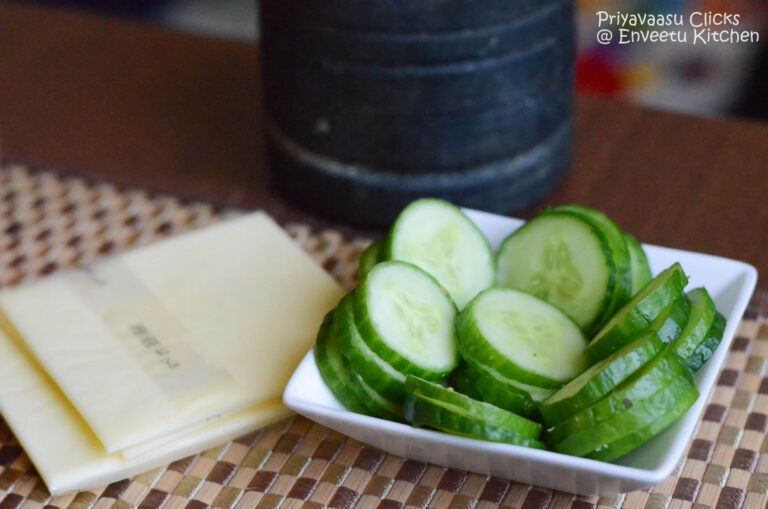 Cucumber-Cheese Sandwich