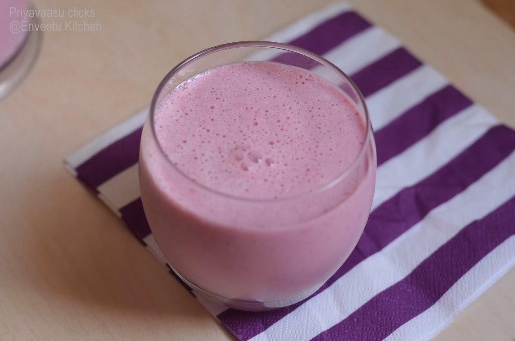 Strawberry banana smoothie