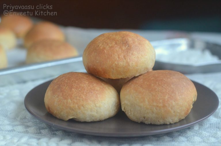 Macatia Coco - Coconut stuffed buns from Mauritius