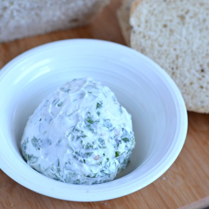 Easy Homemade labneh