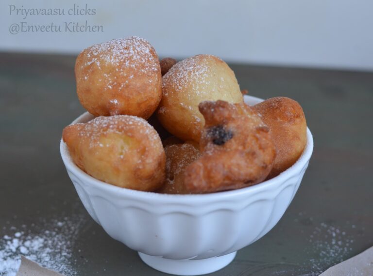 Oliebollen/Oliekoeke - Traditional dutch doughnuts