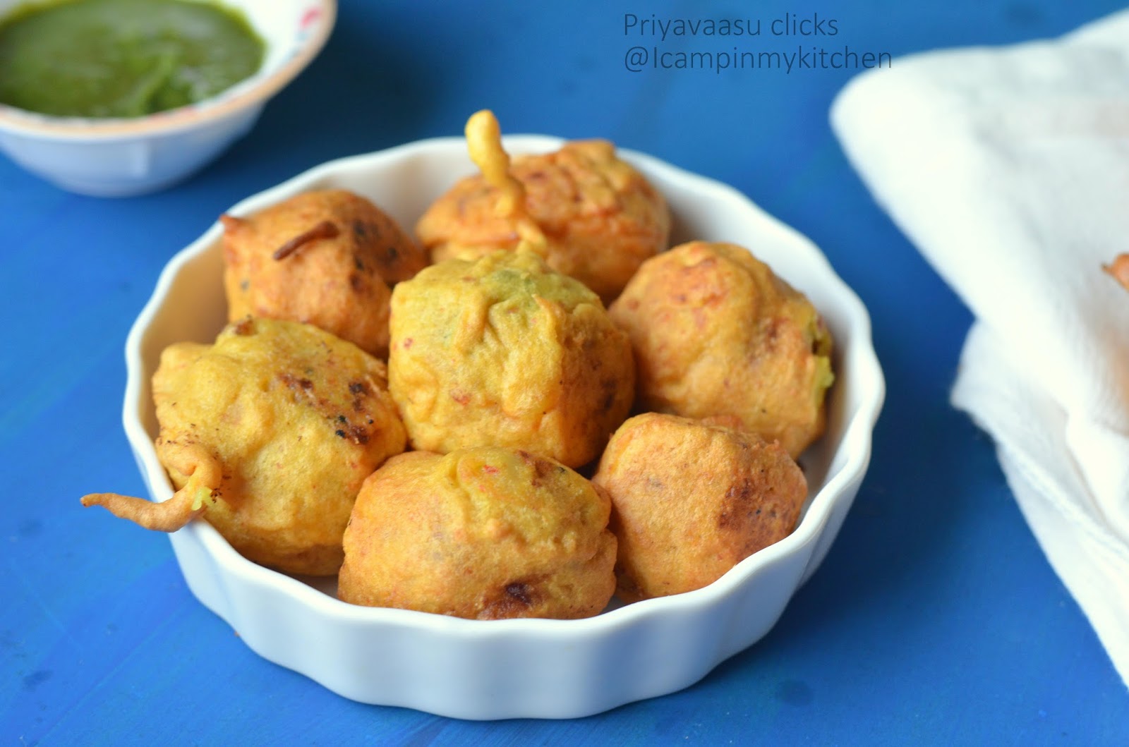 How to make urulai bonda