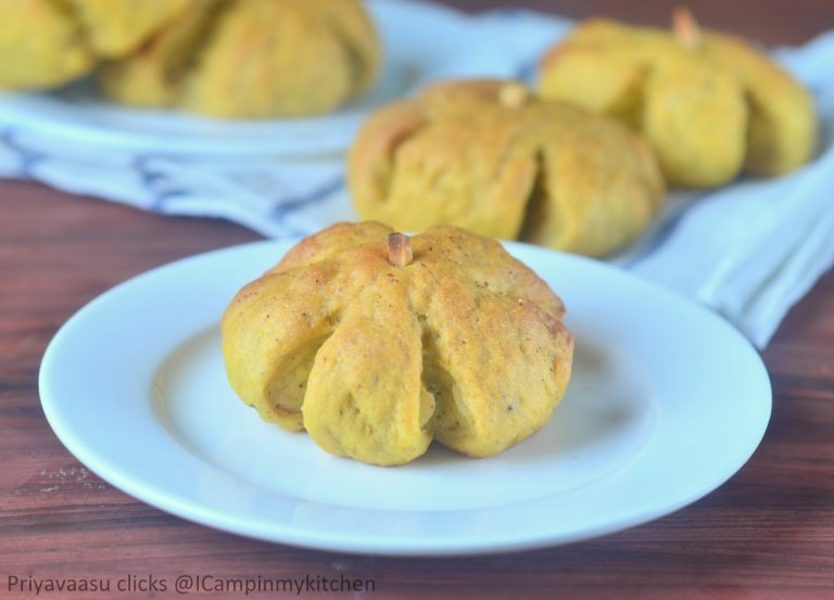 Spiced Pumpkin Dinner Rolls