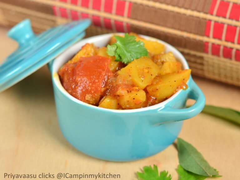 Potato Subzi/Curry - Simple potato Curry - Side-dish for Roti/poori