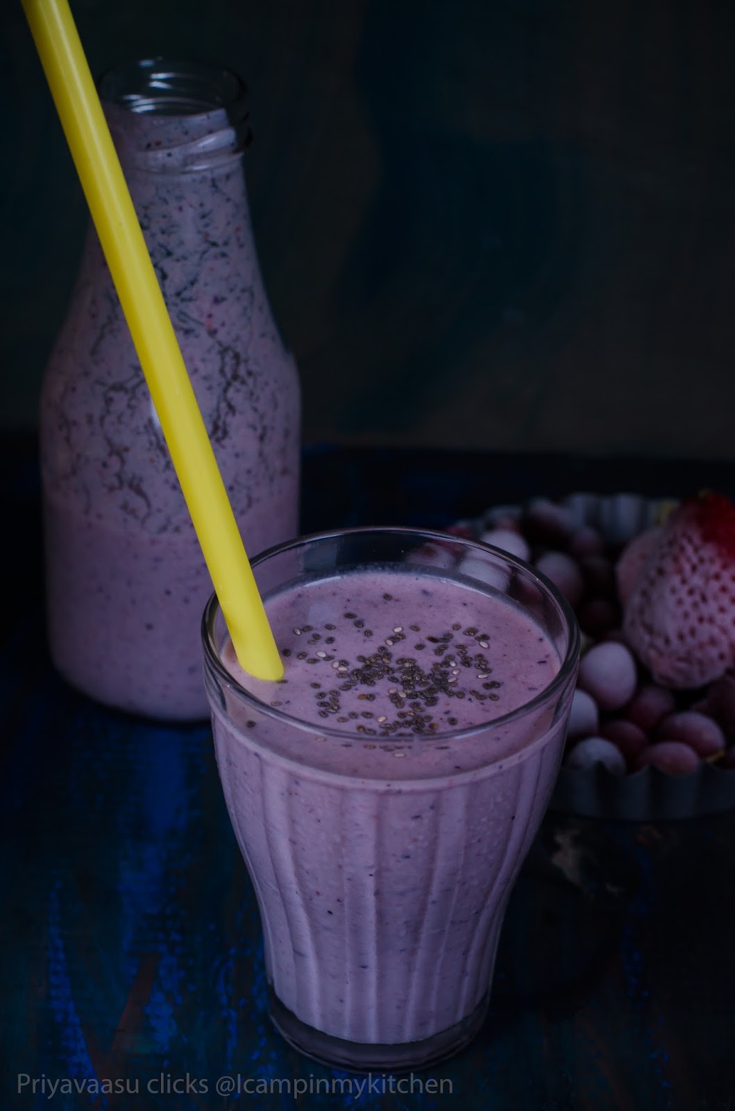 Grapes smoothie with fresh strawberries