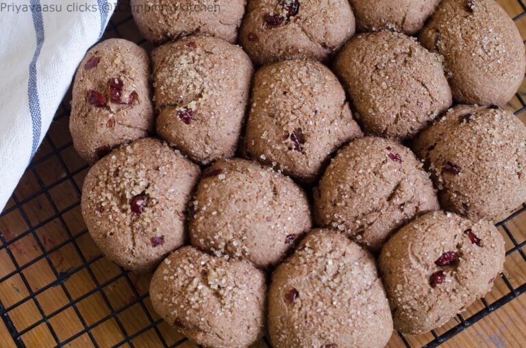 Wholemeal & rye cranberry chocolate chips pull apart bread