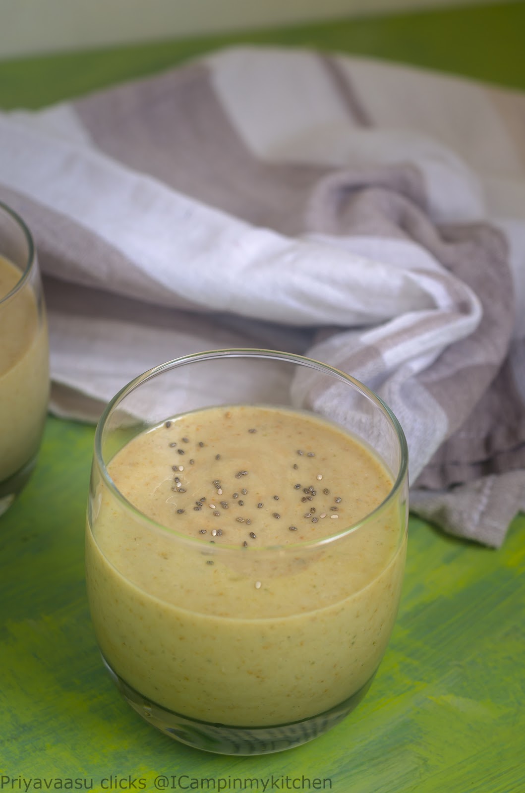 Banana fig smoothie