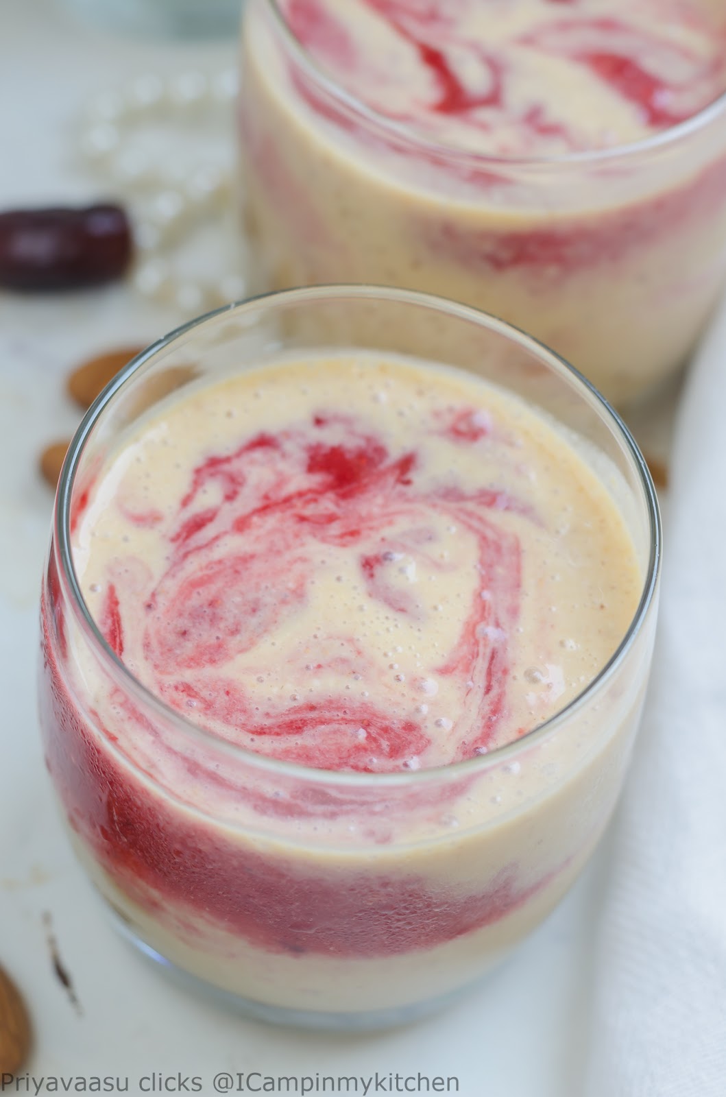 Swirl smoothie with apricots and strawberries