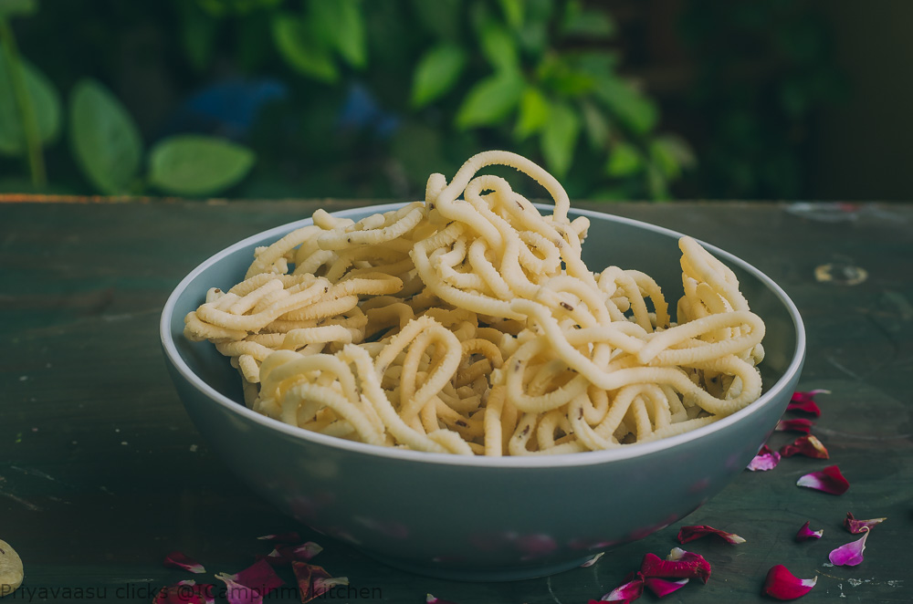 How to  make murukku with cashews