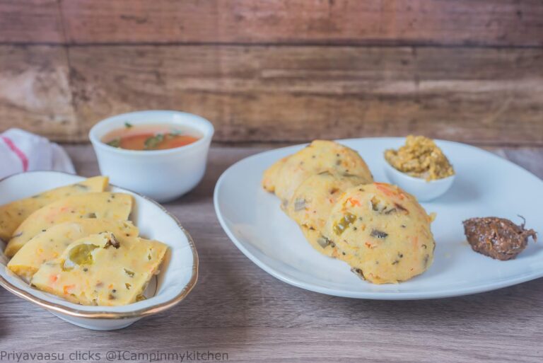 Rava Idly/Semolina Idly/Semolina cake with veggies - Instant Sooji Idly
