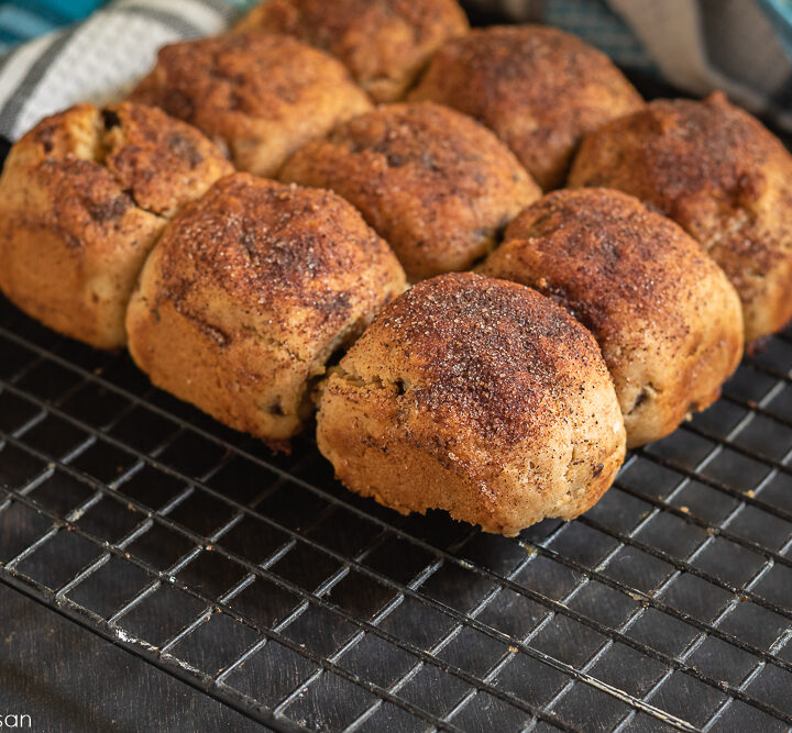 Cinnamon dusted pull apart bread