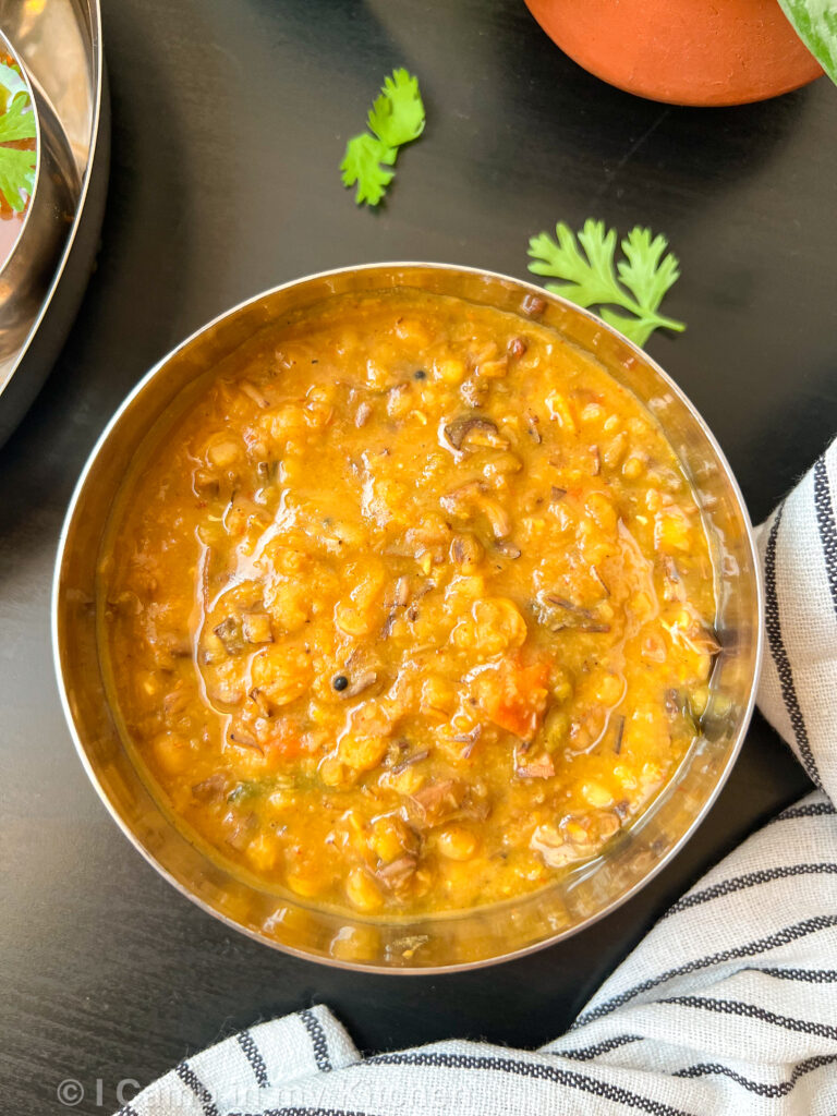 Vazhaipoo Puli Kootu |Pressure Cooker Recipe | South Indian Lunch Thali #7