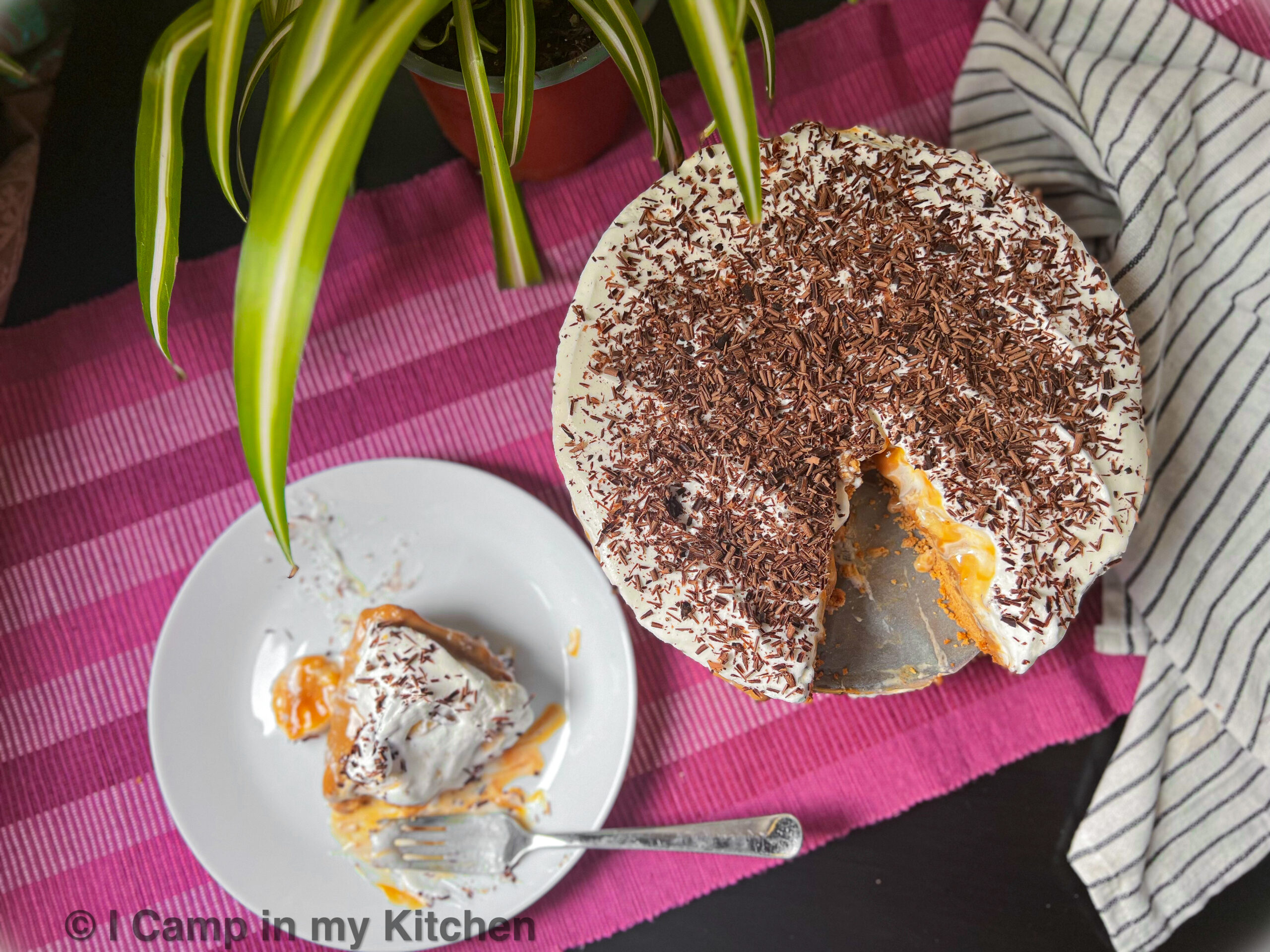 Eggless Banana Caramel Pie 