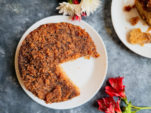 The best vanilla cake with coconut topping