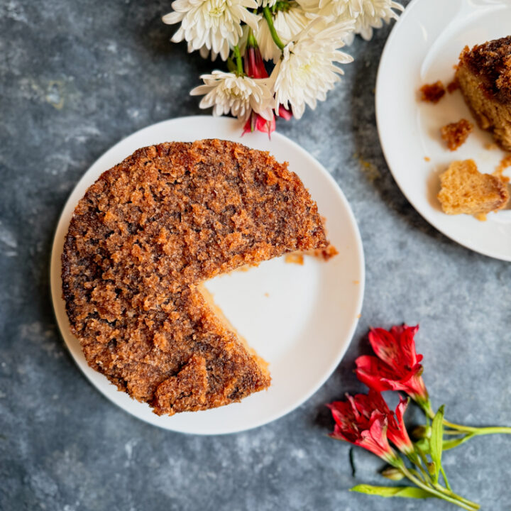 The best vanilla cake with coconut topping