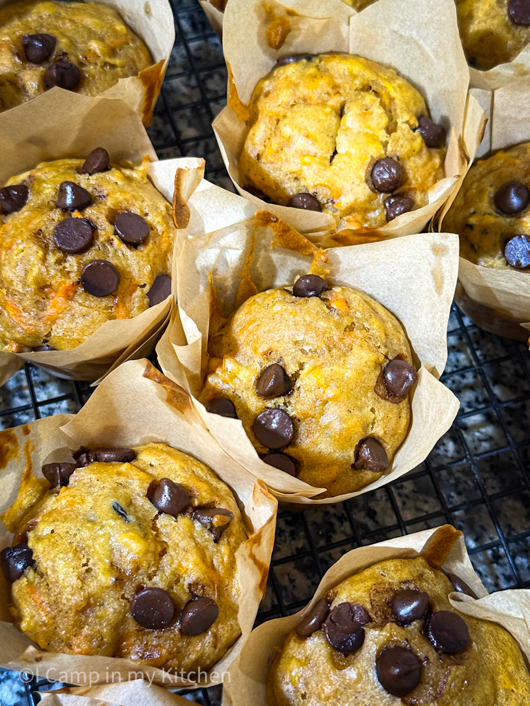 how to make eggless whole wheat carrot raisin muffins