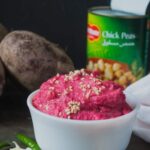 Easy beetroot hummus without tahini
